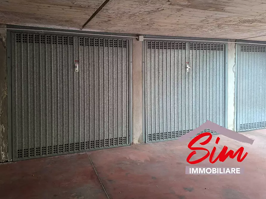 Immagine 6 di Garage in affitto  in Via Guglielmo Marconi 8 a Novara