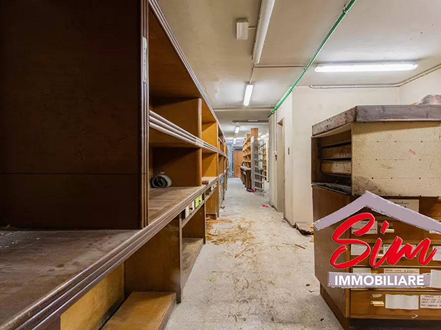 Immagine 15 di Locale commerciale in vendita  in Via Fratelli Rosselli sn a Novara