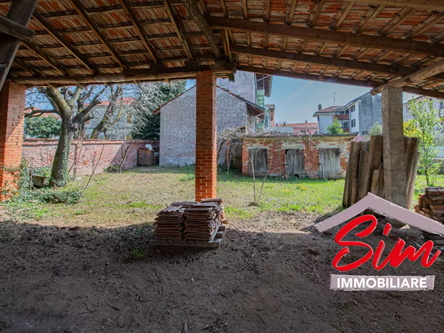 Immagine 5 di Rustico / casale in vendita  in Via Roma sn a Fara Novarese