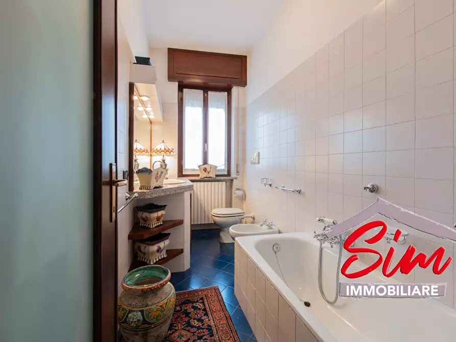 Immagine 14 di Pentalocale in vendita  in Via Agogna sn a Novara