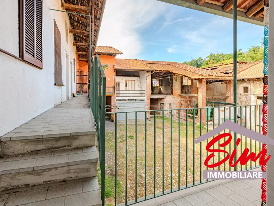 Immagine 24 di Casa semindipendente in vendita  in Via Martiri snc a Cavaglio D'agogna