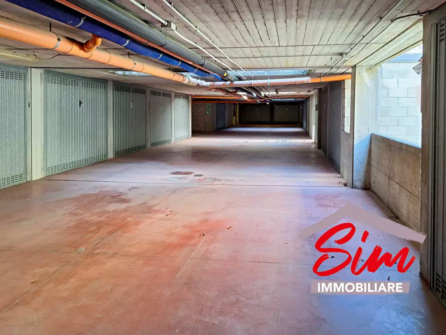 Immagine 3 di Garage in affitto  in Via Guglielmo Marconi 8 a Novara