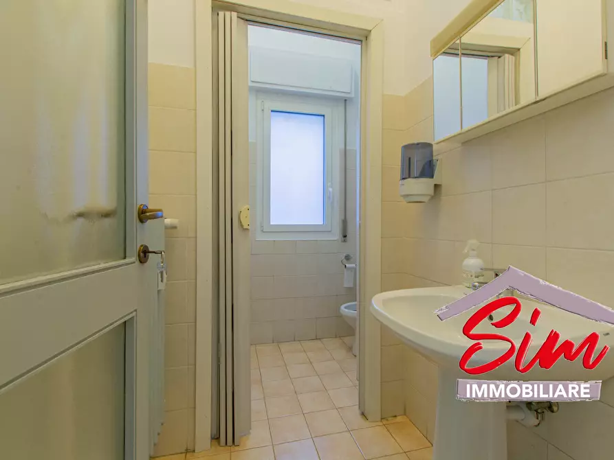 Immagine 4 di Ufficio in vendita  in Via Perazzi sn a Novara