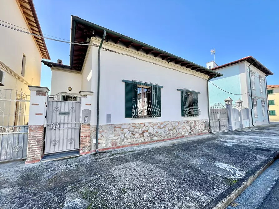 Immagine 1 di Villa in vendita  in Via dell'Ordine di Santo Stefano a Pisa