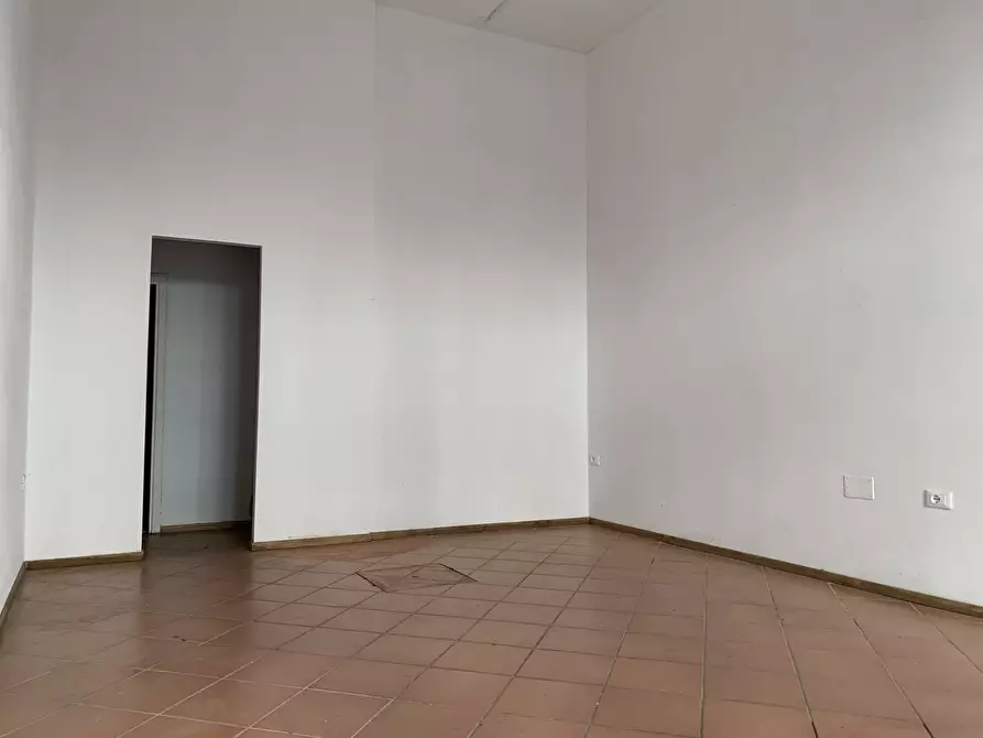 Immagine 4 di Locale commerciale in affitto  in Via I° Maggio a Pontedera