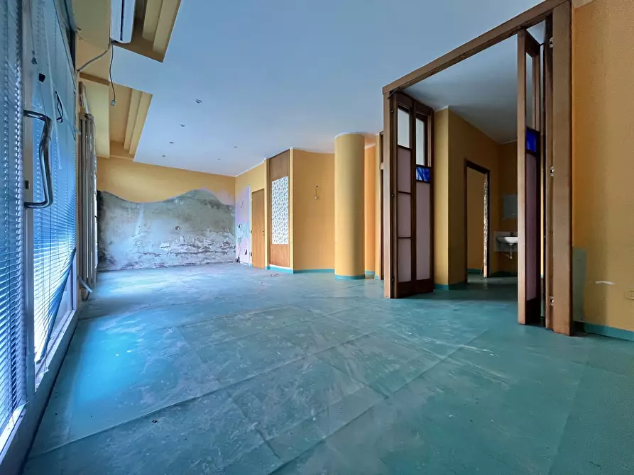 Immagine 1 di Locale commerciale in affitto  in Via Roma a Pontedera