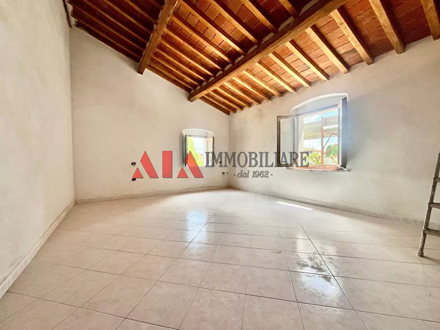 Immagine 1 di Casa bifamiliare in vendita  in SS439 57 a Buti