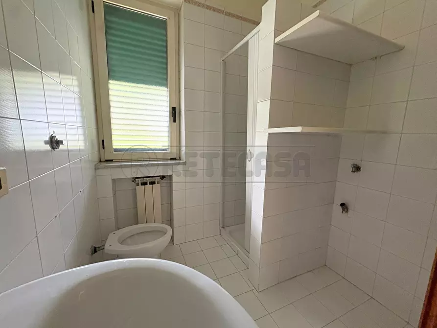 Immagine 38 di Pentalocale in vendita  in Via de Sanctis a Marcianise