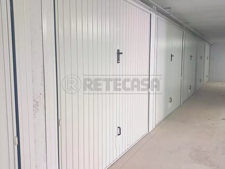 Immagine 3 di Garage in vendita  in Viale Milano 20 a Vicenza