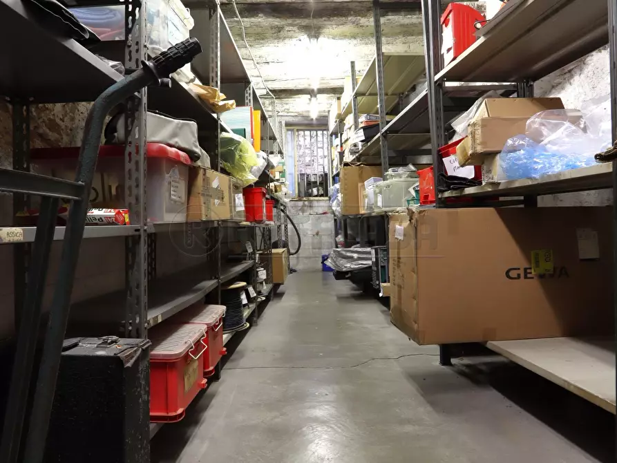 Immagine 19 di Locale commerciale in vendita  in Contrà S.S.Apostoli 35 a Vicenza