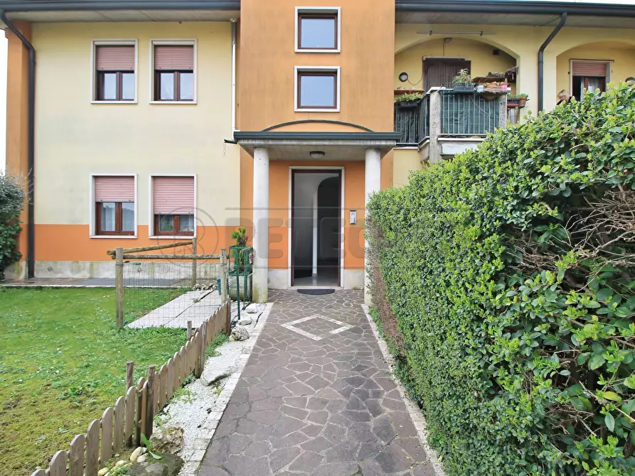 Immagine 1 di Appartamento in vendita  in Via Giacomo Puccini 8 a Zermeghedo