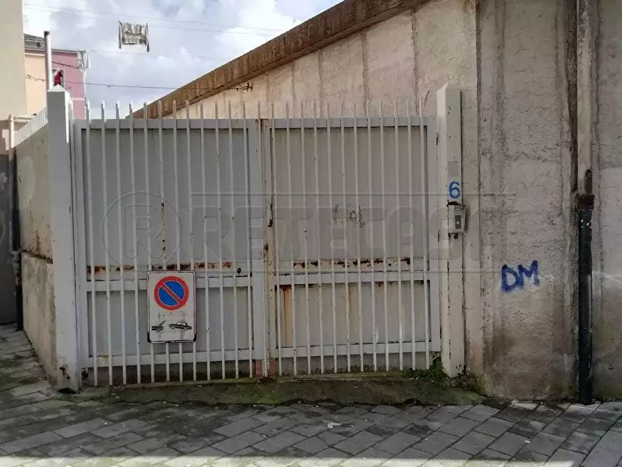 Immagine 3 di Locale commerciale in affitto  in via balzico 4 a Salerno