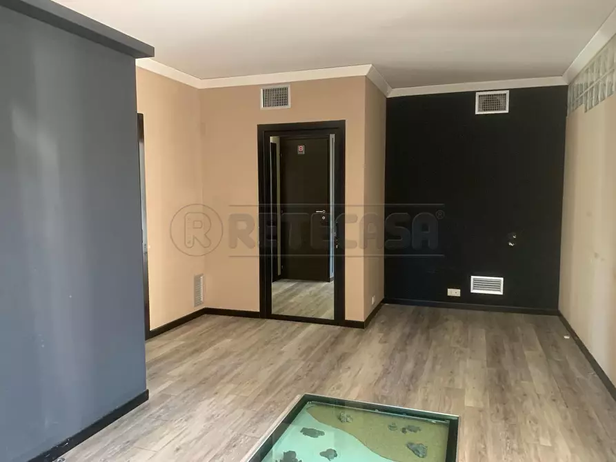 Immagine 25 di Ufficio in vendita  a Seriate