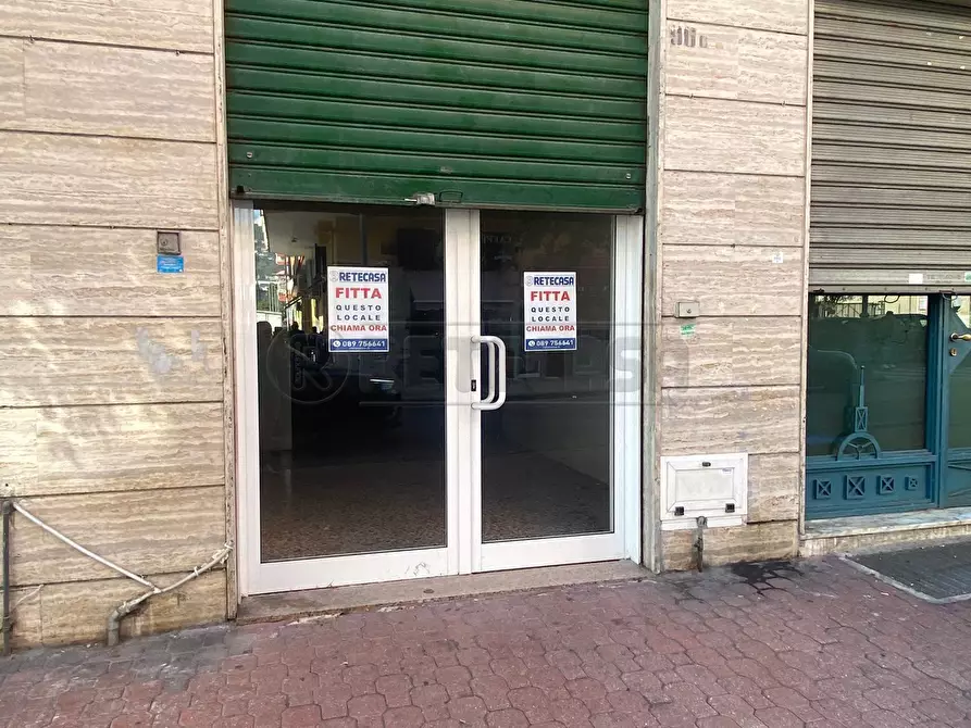 Immagine 3 di Locale commerciale in affitto  in Via Posidonia 96/C a Salerno