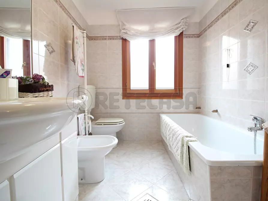 Immagine 9 di Casa semindipendente in vendita  in Via Corati a Nogarole Vicentino