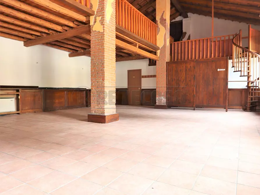 Immagine 6 di Locale commerciale in affitto  a Vicenza