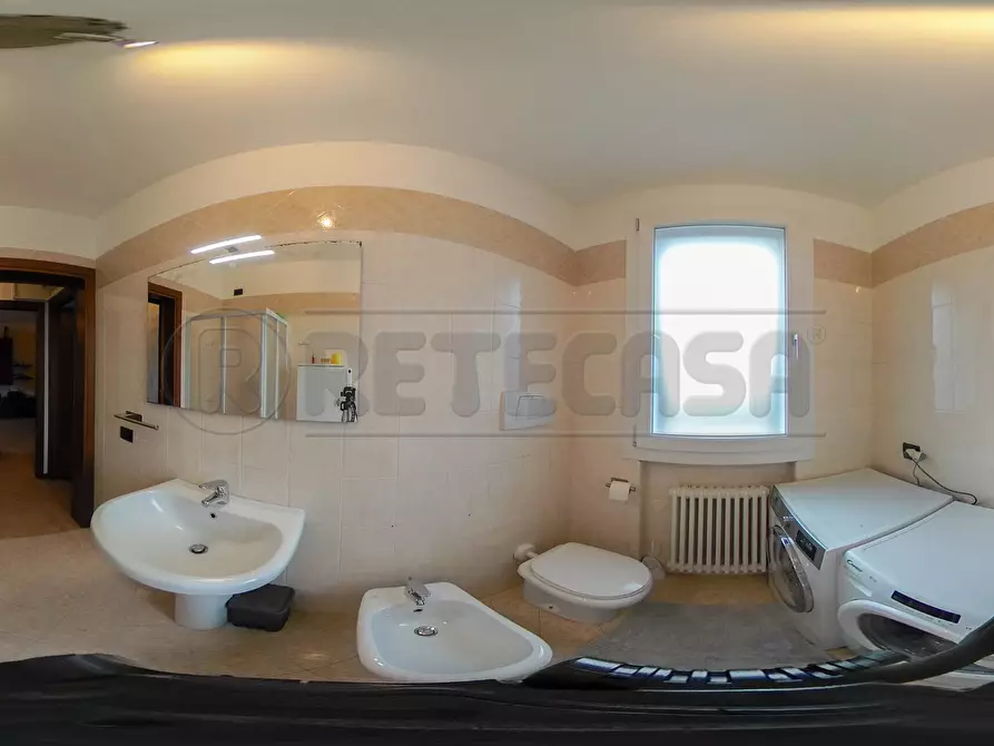 Immagine 11 di Bilocale in vendita  in Via Marinai d'Italia a Creazzo