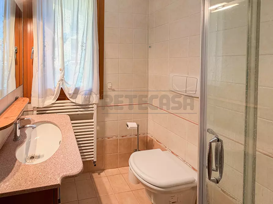 Immagine 10 di Porzione di casa in vendita  in Via Monte Summano a Costabissara