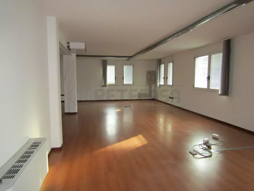 Immagine 2 di Attività artigianale in affitto  a Borgoricco