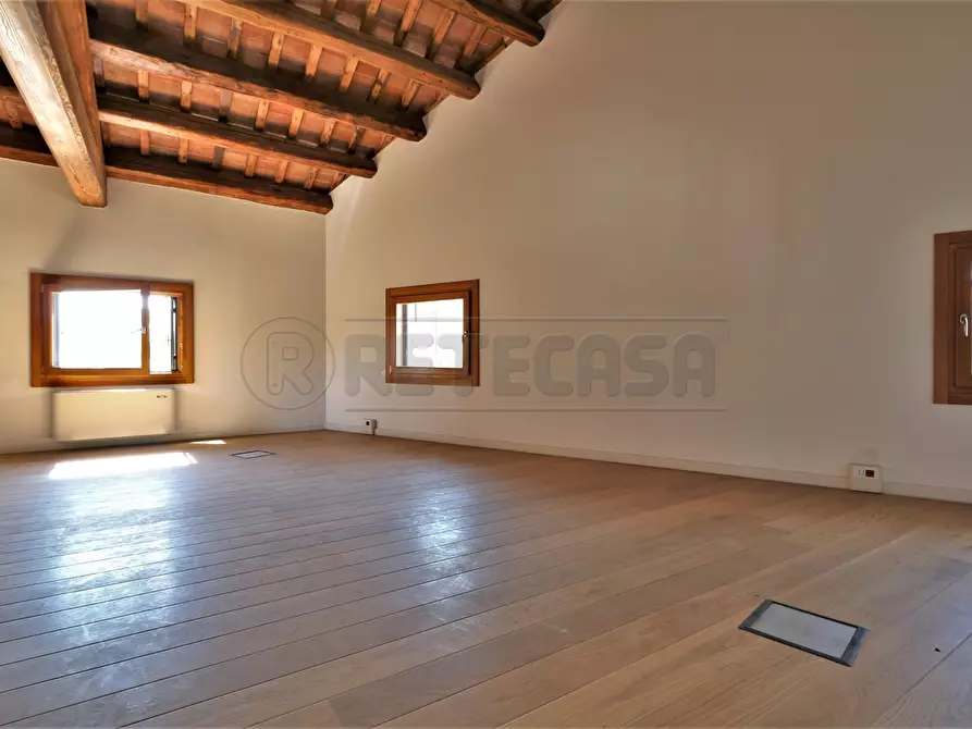 Immagine 30 di Ufficio in vendita  a Vicenza