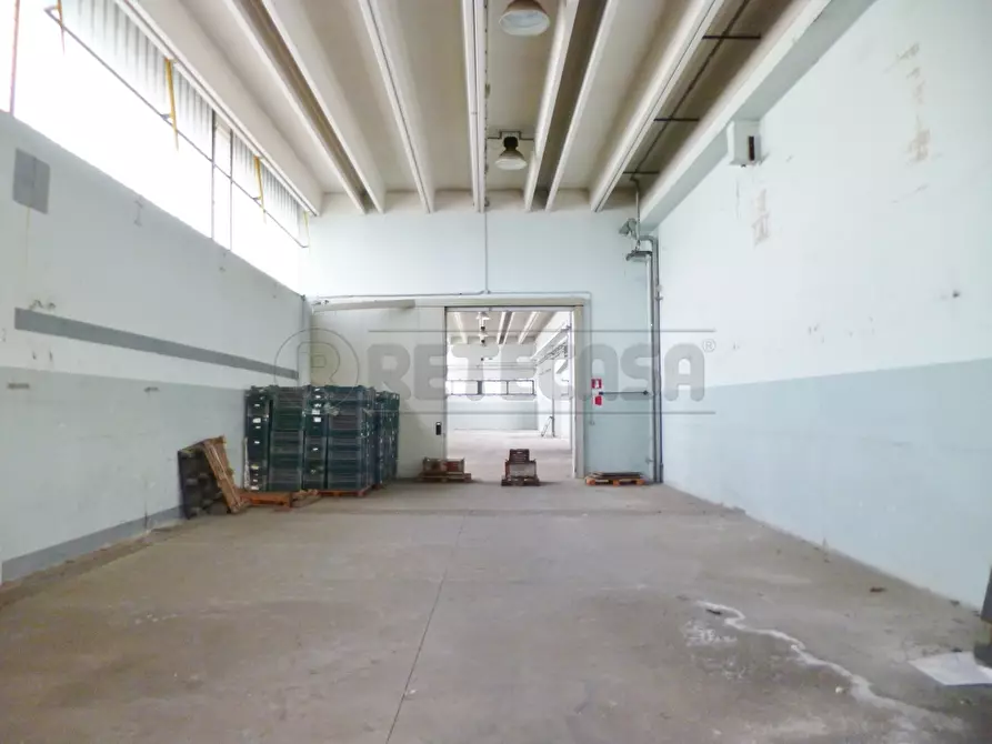 Immagine 9 di Attività artigianale in vendita  a Montebello Vicentino