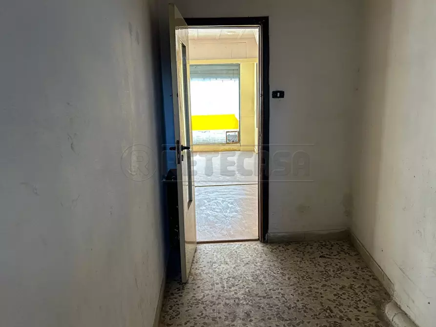 Immagine 6 di Locale commerciale in affitto  in VIA RUGGERO SETTIMO 10 a Caltanissetta