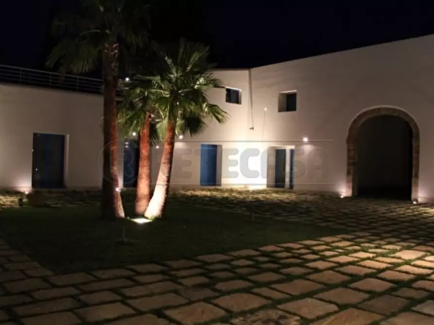 Immagine 12 di Locale commerciale in vendita  a Santa Ninfa