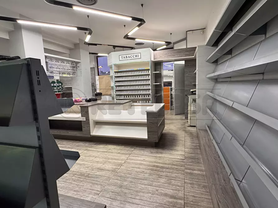 Immagine 4 di Locale commerciale in vendita  a Venezia