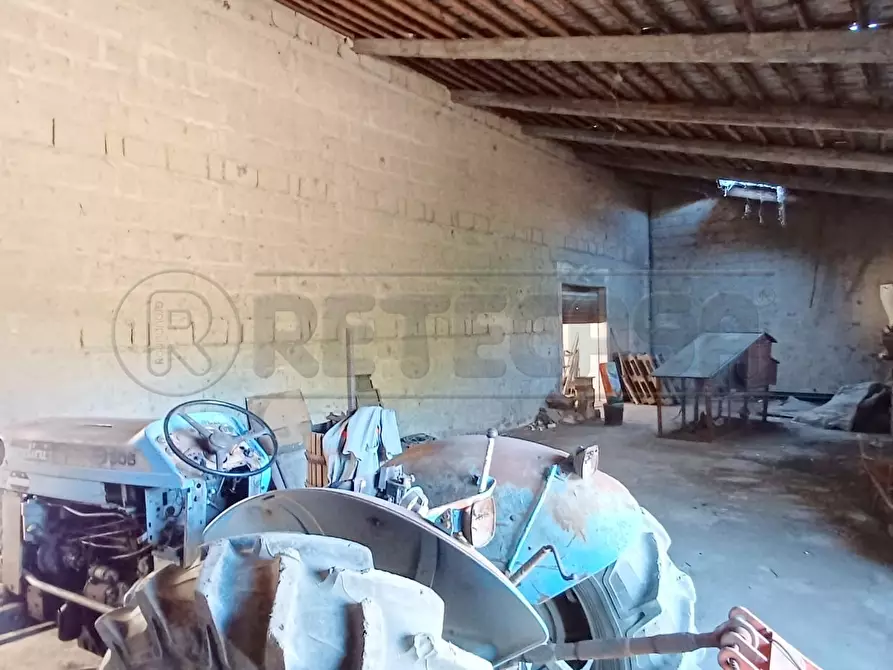 Immagine 14 di Laboratorio in affitto  in Via montella a Maddaloni