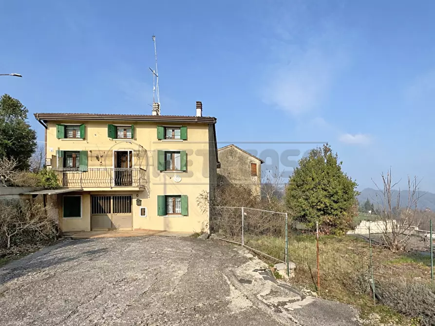 Immagine 1 di Casa indipendente in vendita  in Via Capitello 58 a Brogliano