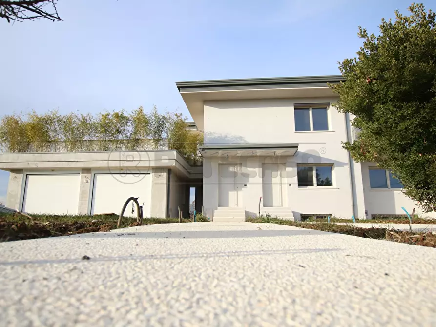 Immagine 1 di Porzione di casa in vendita  a Caldogno