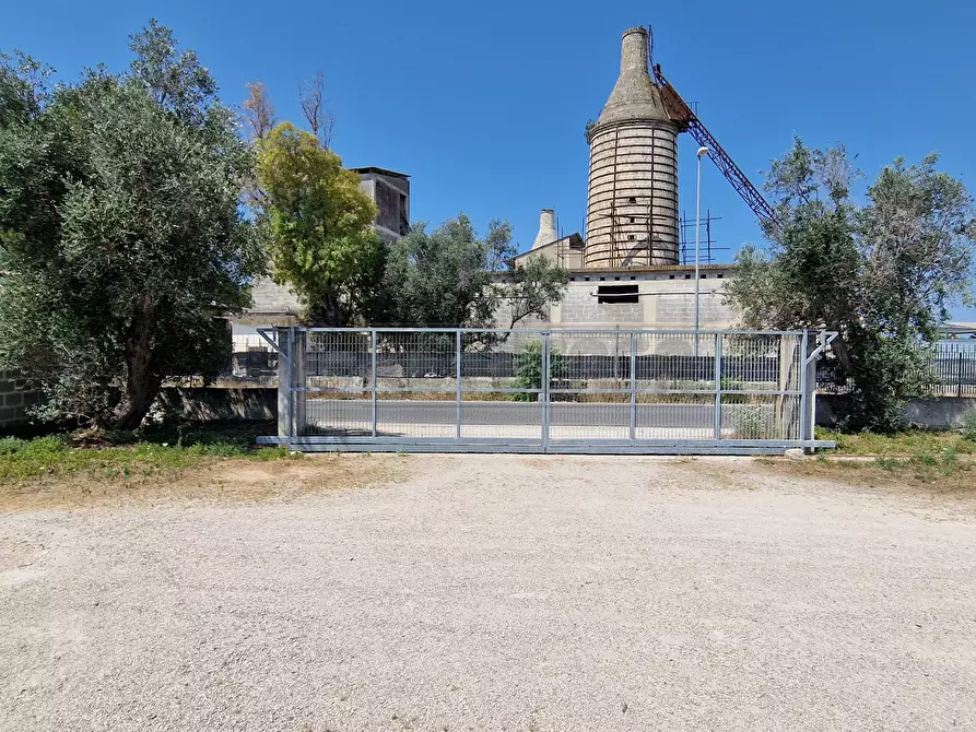 Immagine 52 di Laboratorio in vendita  in Via Neviano 37 a Seclì