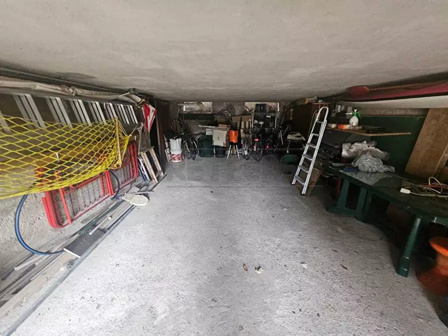 Immagine 37 di Trilocale in vendita  a Bardolino