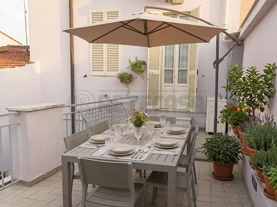 Immagine 3 di Porzione di casa in affitto  a Viareggio