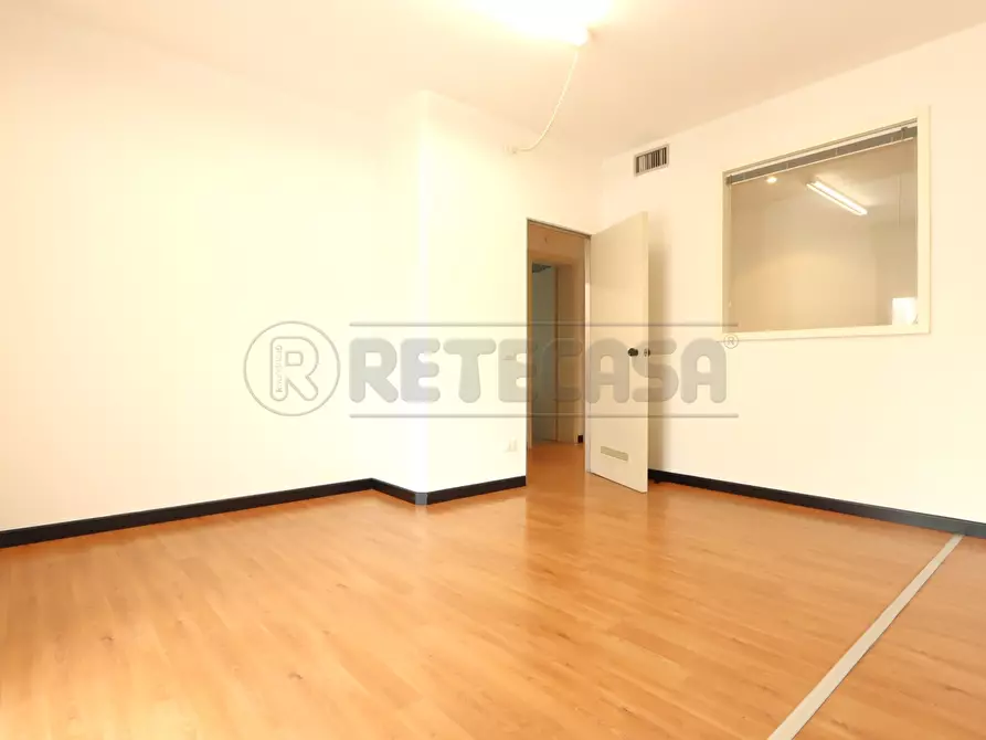 Immagine 10 di Ufficio in affitto  in Contrà San Bortolo 85 a Vicenza
