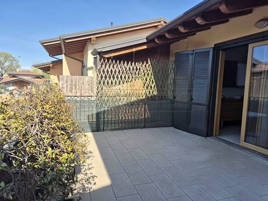 Immagine 2 di Trilocale in affitto  a Cavernago