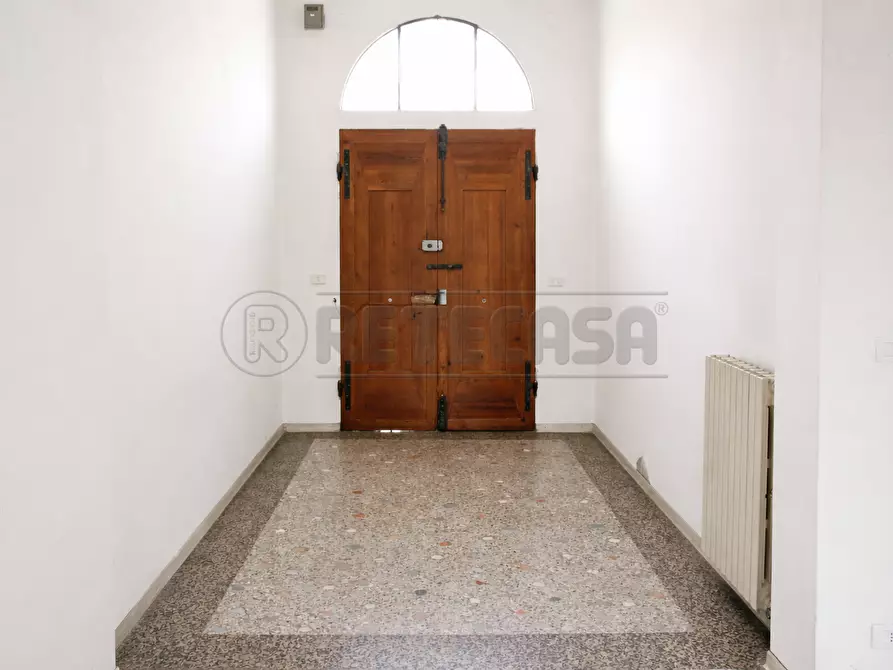 Immagine 16 di Locale commerciale in affitto  in Via Giovanni Gradenigo 2 a Padova