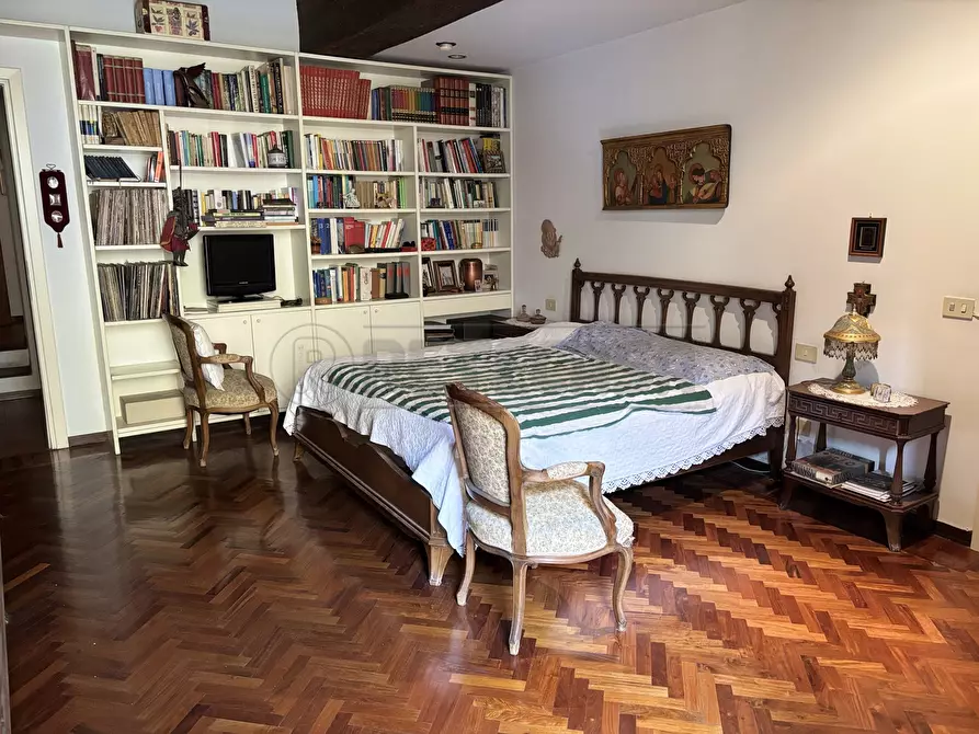 Immagine 13 di Quadrilocale in vendita  in Corso Garibaldi a Cremona