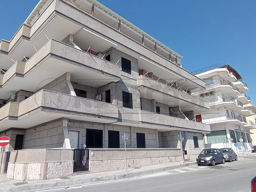 Immagine 1 di Appartamento in vendita  in Lungomare Galileo Galilei 5 a Gallipoli
