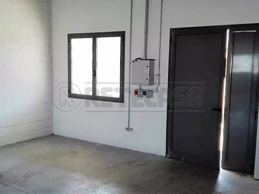 Immagine 1 di Attività artigianale in vendita  in Via dell'Edilizia 106 a Vicenza