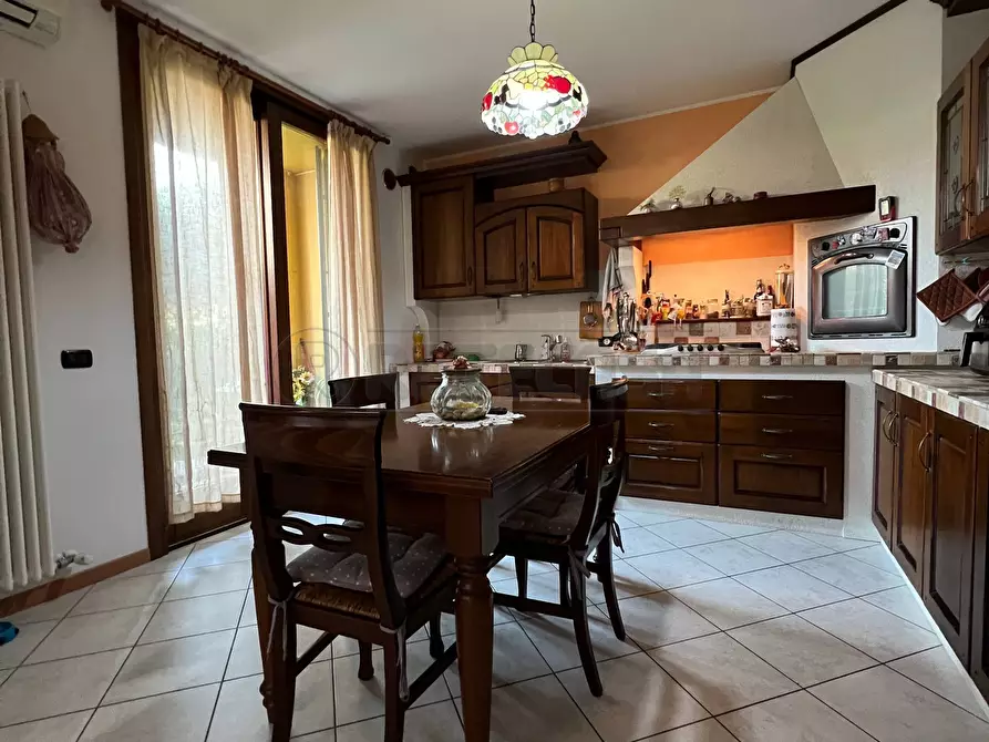 Immagine 2 di Appartamento in vendita  in VIA SILVIO PELLICO 43 a Sarego