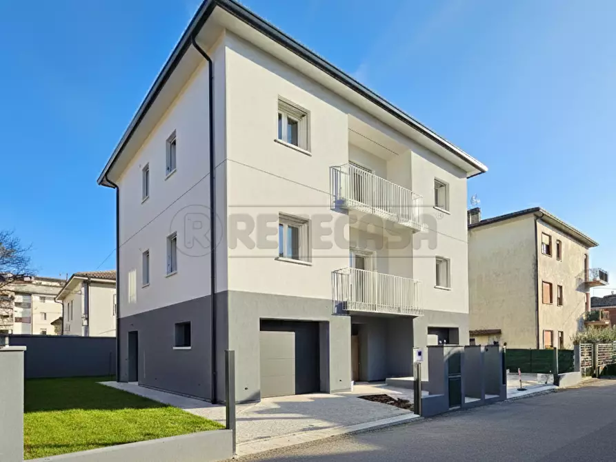 Immagine 2 di Casa semindipendente in vendita  a Vicenza