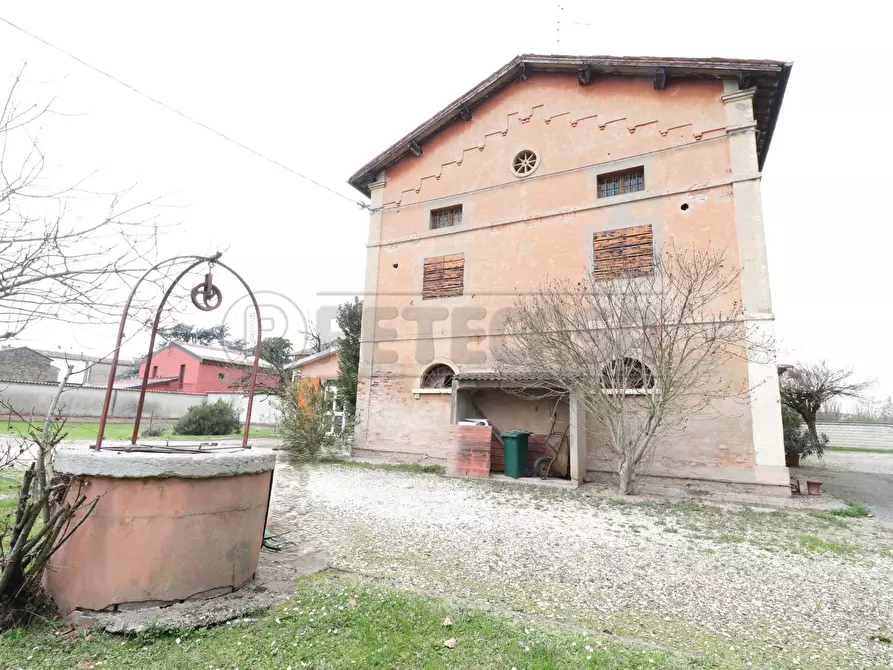 Immagine 2 di Rustico / casale in vendita  a Bondeno
