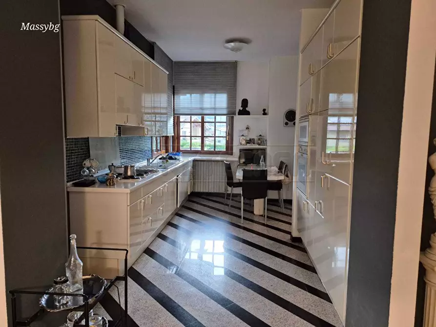 Immagine 3 di Villa in vendita  a Torre De' Roveri