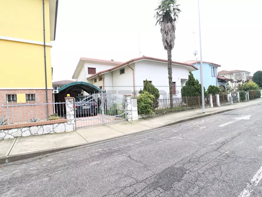 Immagine 2 di Villetta a schiera in vendita  a Sermide