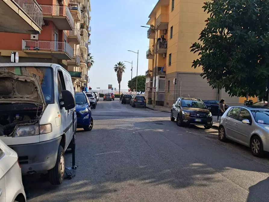 Immagine 1 di Locale commerciale in vendita  in Via Nicola Antonio Mantenga 13 a Salerno