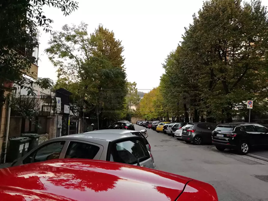 Immagine 2 di Locale commerciale in affitto  in Via XX Settembre 71 a Salerno