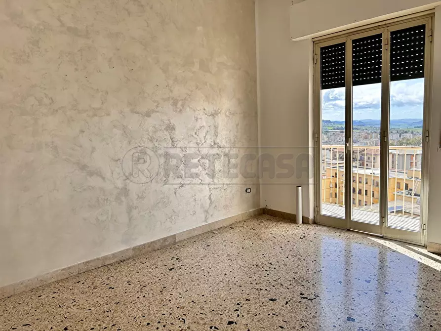 Immagine 15 di Pentalocale in affitto  in Viale Trieste 108 a Caltanissetta
