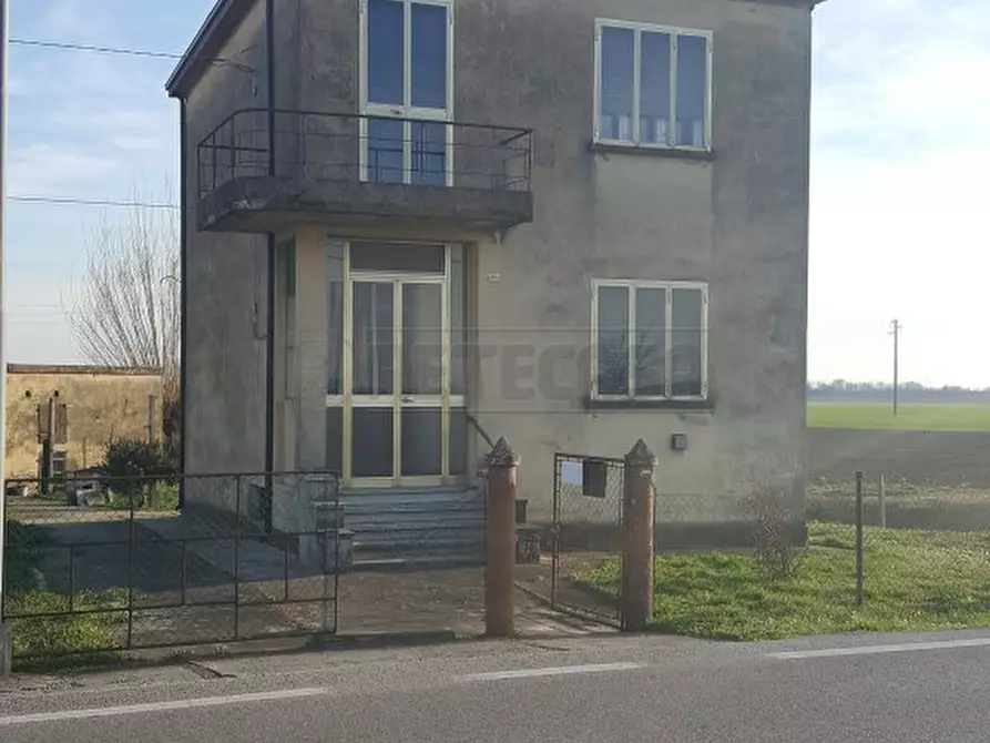 Immagine 1 di Casa indipendente in vendita  a Bondeno