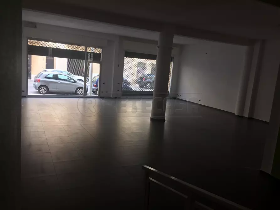Immagine 13 di Locale commerciale in affitto  a Mazara Del Vallo